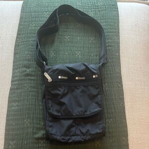 Lesportsac Black Nylon Crossbody Small Messenger Bag